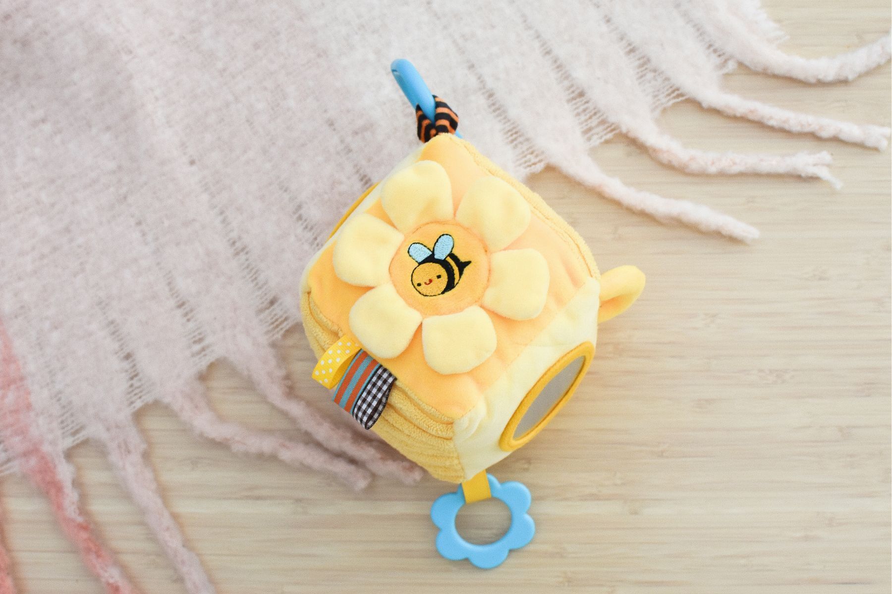 SNUGGLE BUDDY HUNNY BEE PLUSH GIFT SET – 4 PIECE