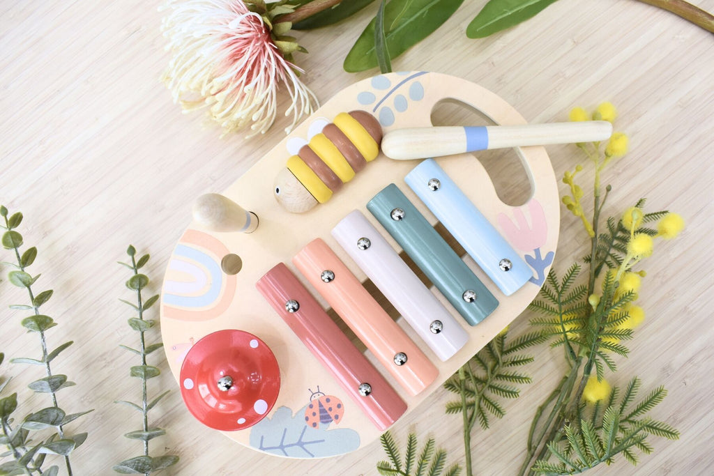WOODEN SPRING INSECT MUSIC TABLE